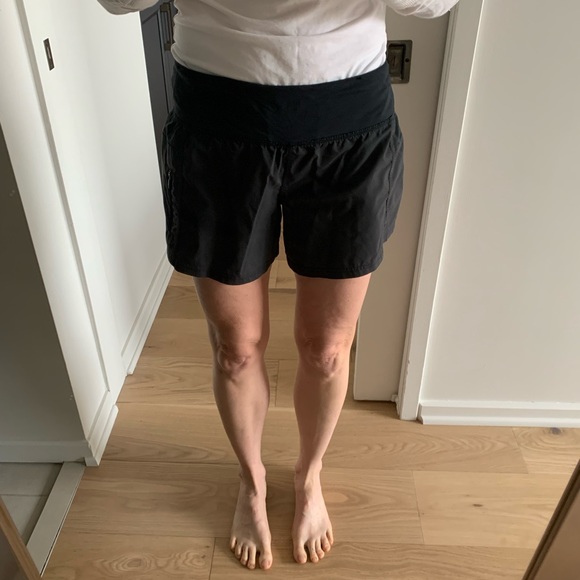 Lululemon short - Picture 2 of 6